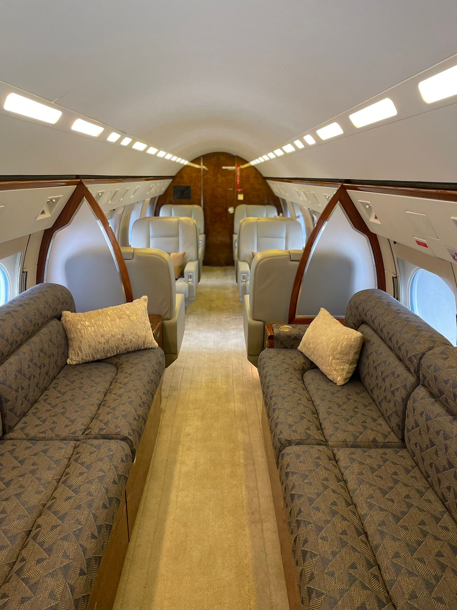 TC-IHY cabin interior